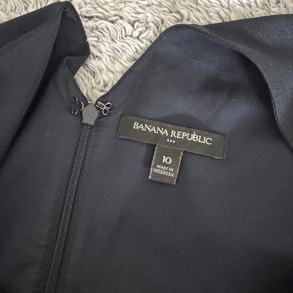 Banana Republic | NWOT Sleeveless Color Block Shift Dress in Navy Size 10 - Picture 9 of 11